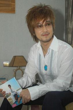 男明星小刚,从影视新星到实力派演员的蜕变之路