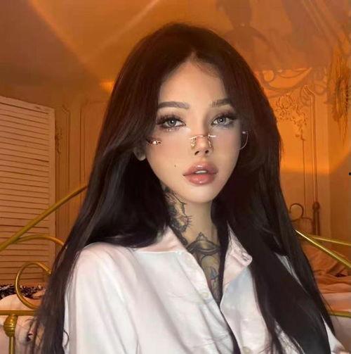 靠流泪出名的女网红是,她如何成为网络泪点女神？”